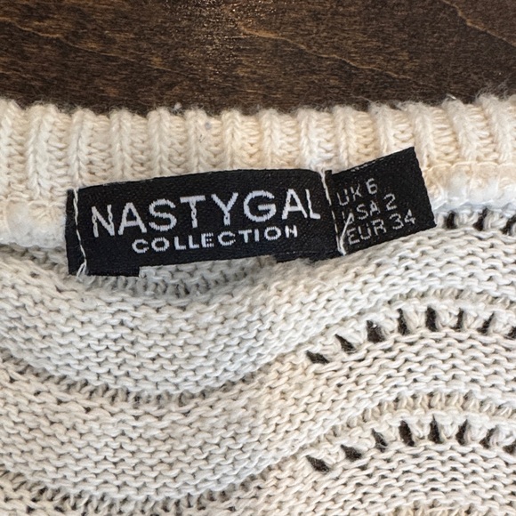 Nasty Gal Cream Knit Set with Wavy Pattern - Picture 3 of 4